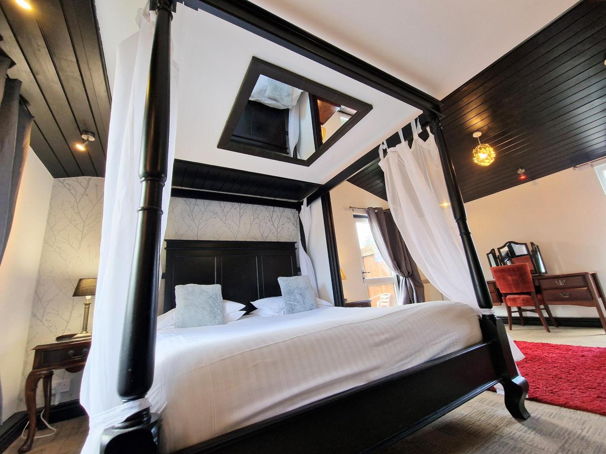 Villa Ochil 9 With Private Hot Tub - Fife - Loch Leven - Lomond Hills - Pet Friendly Kelty Esterno foto